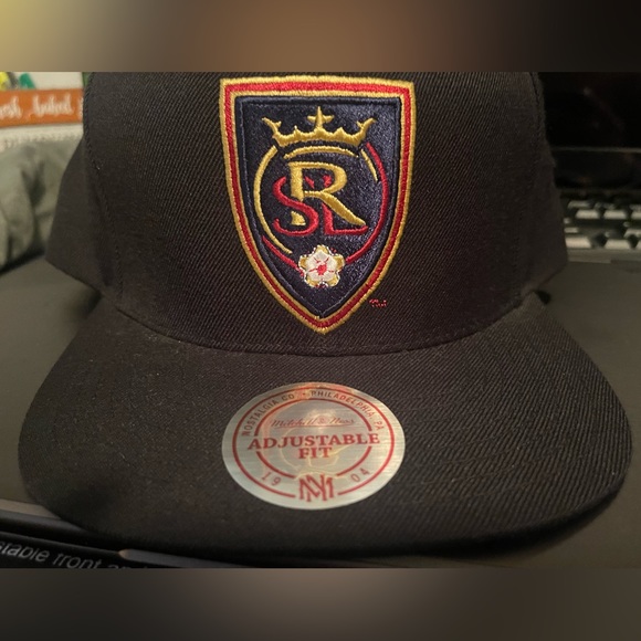 NWT Real Salt Lake Soccer Hat
OneSize
MLS - Picture 2 of 5